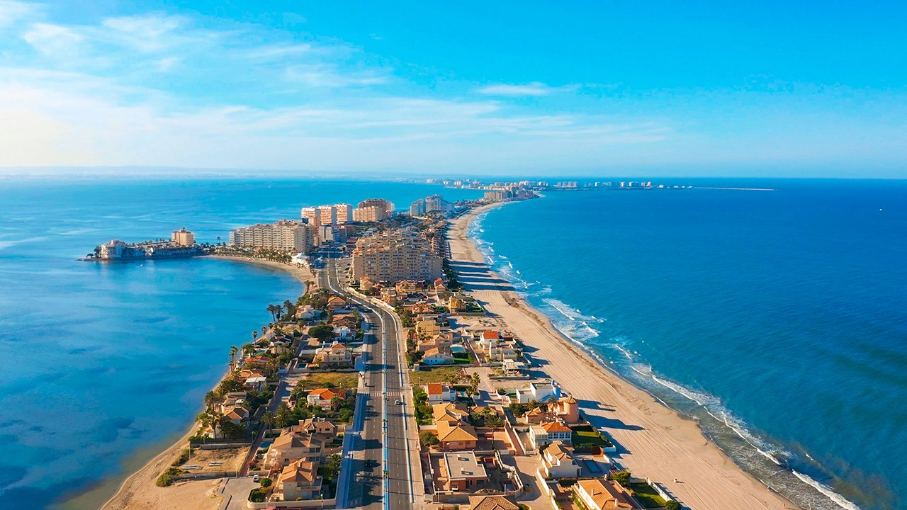 Vue aérienne de la plage de Galúa