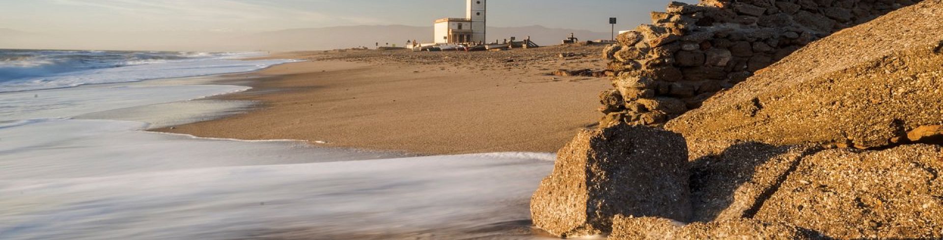 L’église blanche sur la plage