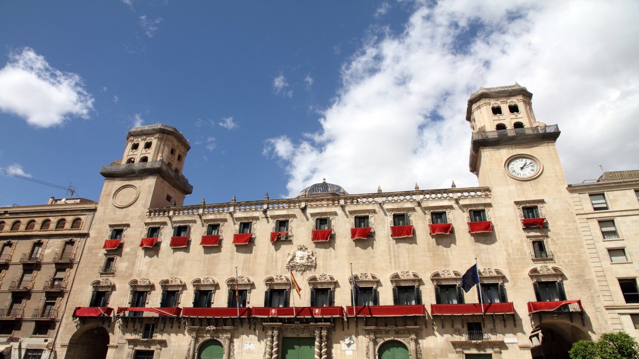 Façade de l’hôtel de ville d’Alicante