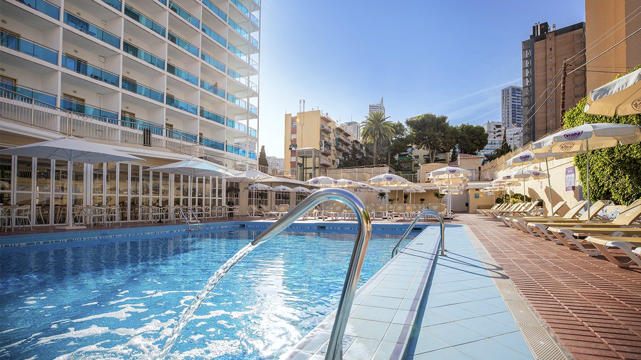 Piscine extérieure chauffée