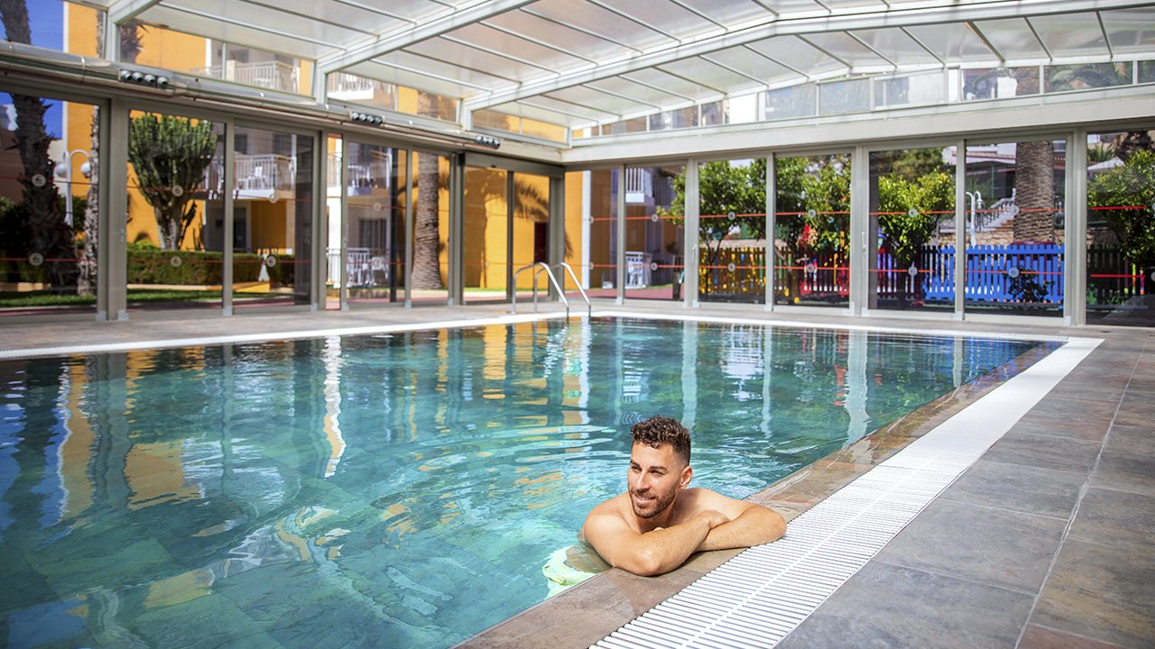 Piscine couverte chauffée à Benidorm