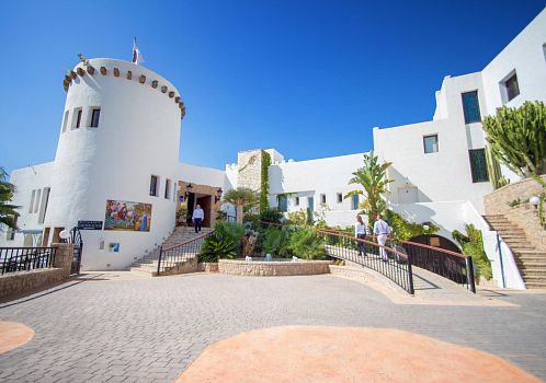 façade de l'hôtel villajoyosa montiboli