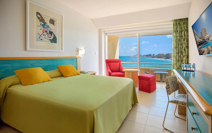 Chambre double face à la mer à l'hôtel Servigroup Galúa