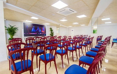 Salon para evenots en el Hotel Koral Beach