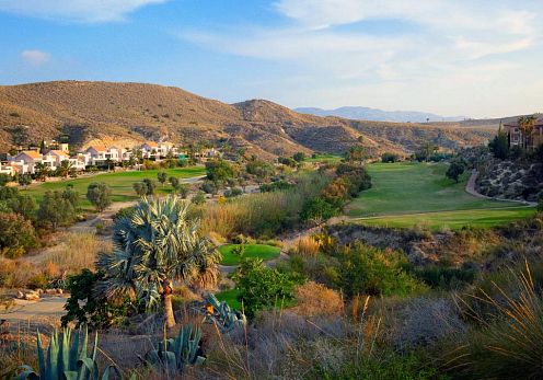 Vista panorámica campo de golf en Mojácar