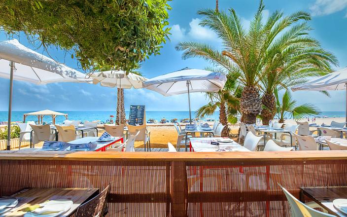 Chiringuito Hotel Marina Playa sur la plage