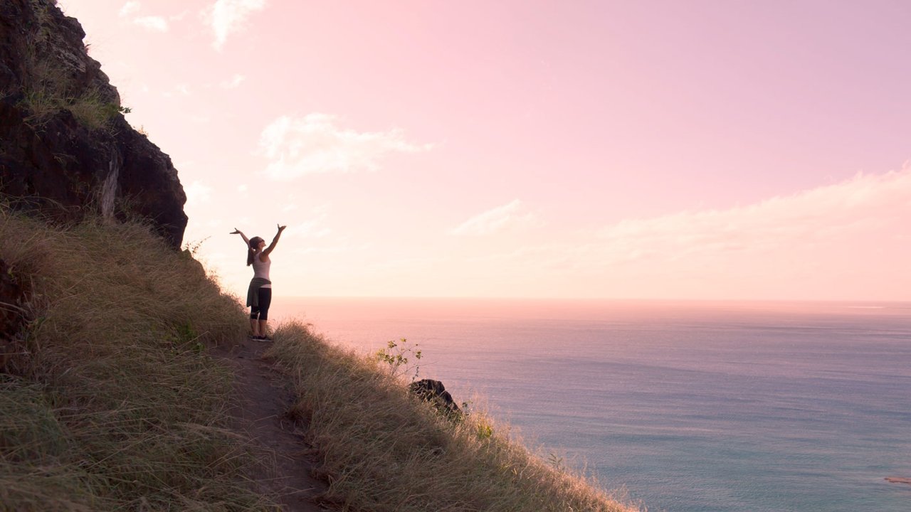 Hiking route along the coast