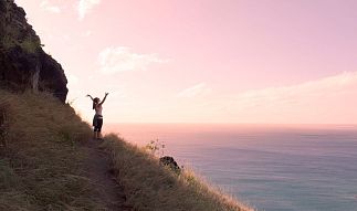 Hiking route along the coast