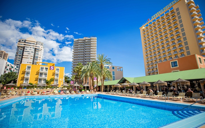 Swimming Pool Pueblo Benidorm Hotel