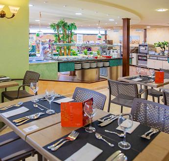 Restaurant de style buffet Hôtel Servigroup Rialto