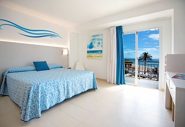 Chambres familiales spacieuses à l’hôtel Trinimar