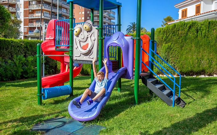 terrain de jeux à l’hôtel Trinimar