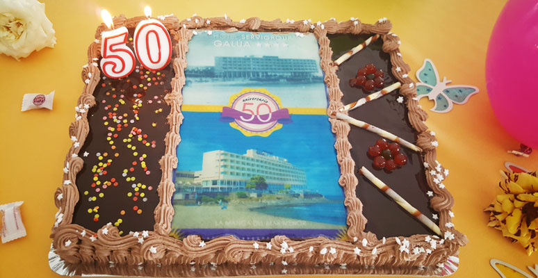 Gâteau d’anniversaire Gâteau d’anniversaire de l’Hôtel Servigroup Galúa de La Manga